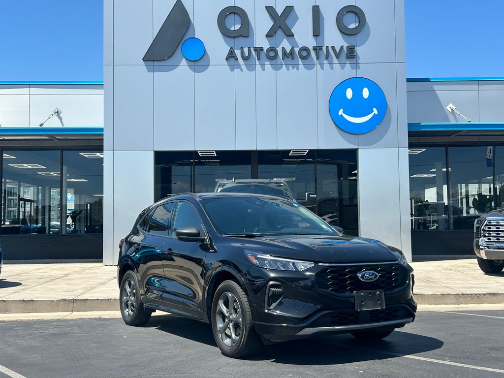 2023 Ford Escape ST-Line AWD's photo
