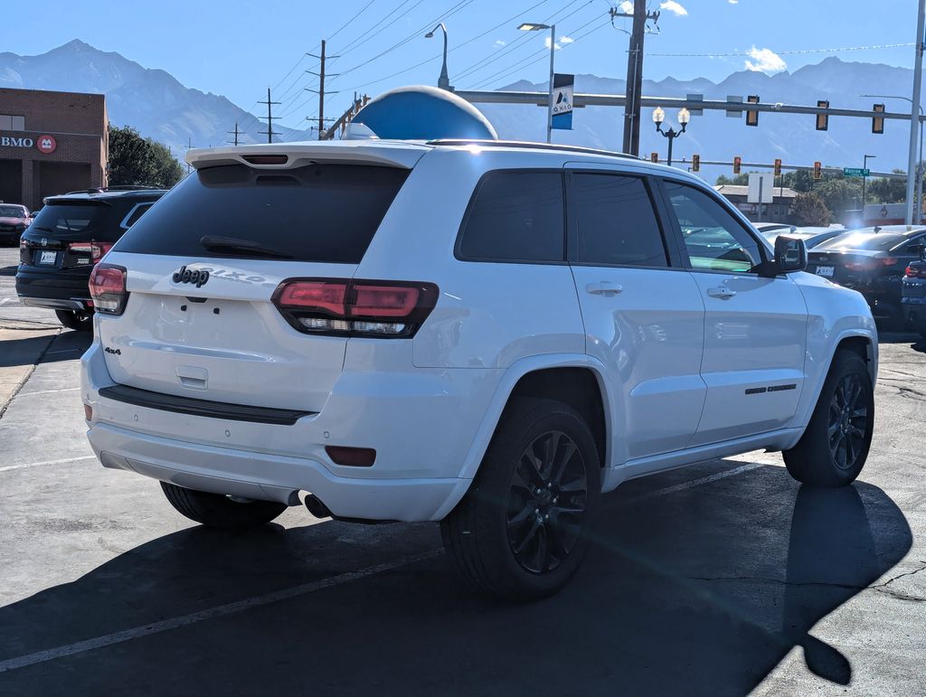 2020 Jeep Grand Cherokee Altitude photo 4