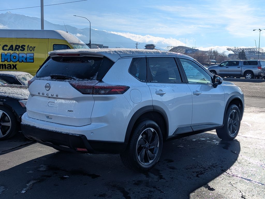2025 Nissan Rogue SV photo 3