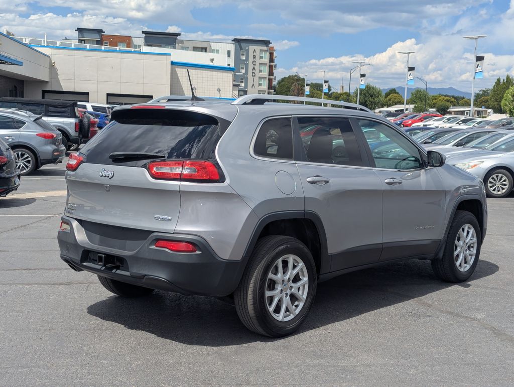 2016 Jeep Cherokee Latitude photo 4