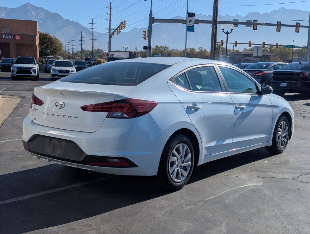 2019 Hyundai Elantra SE photo 3