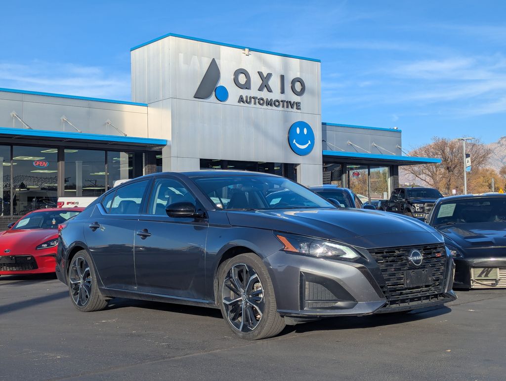 2024 Nissan Altima SR's photo