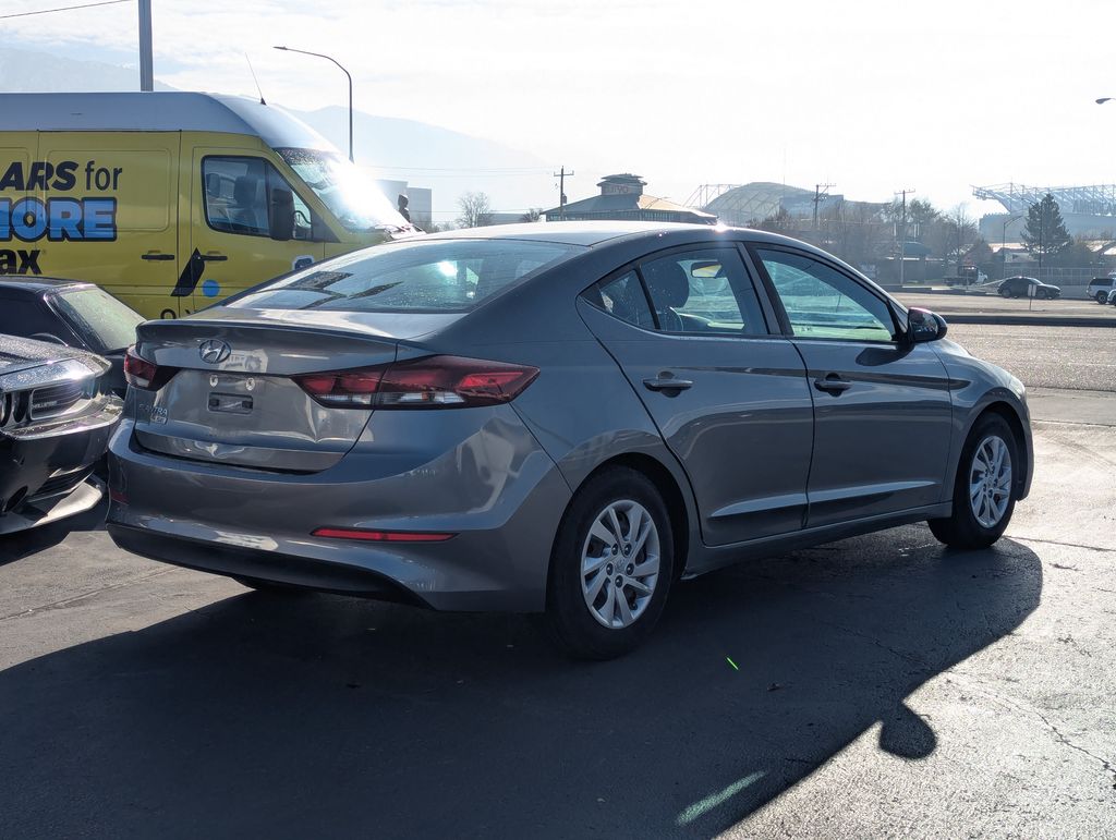 2018 Hyundai Elantra SE photo 2