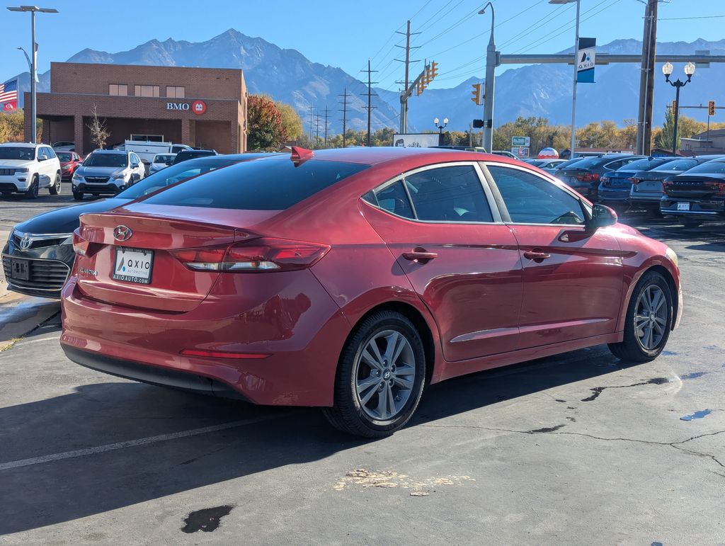 2017 Hyundai Elantra SE photo 2