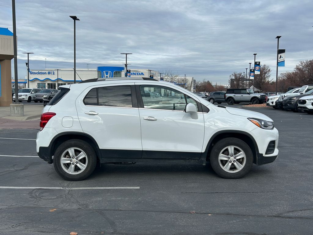 2018 Chevrolet Trax LT photo 2