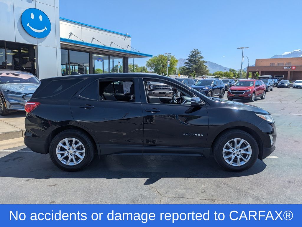 2019 Chevrolet Equinox LT photo 2