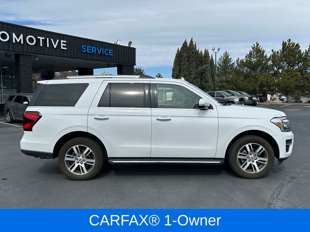 2022 Ford Expedition Limited photo 2