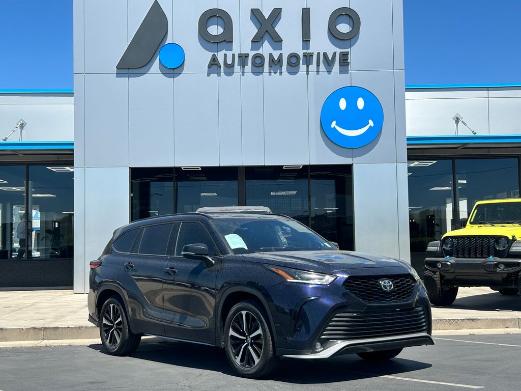 2022 Toyota Highlander XSE 4x4 V6's photo