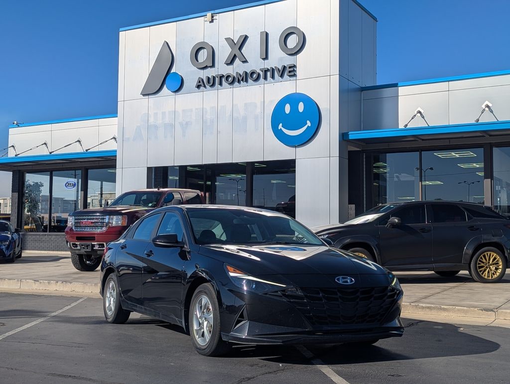 Used 2023 Hyundai Elantra SE Sedan