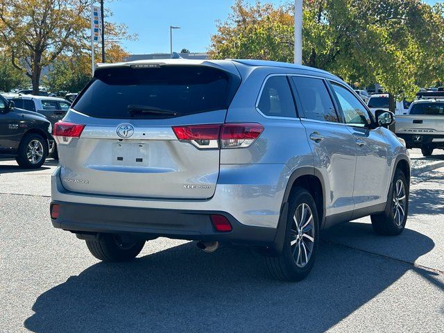 2019 Toyota Highlander SE XLE photo 4