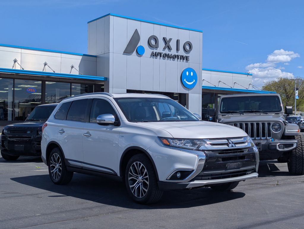 2016 Mitsubishi Outlander GT S-AWC's photo