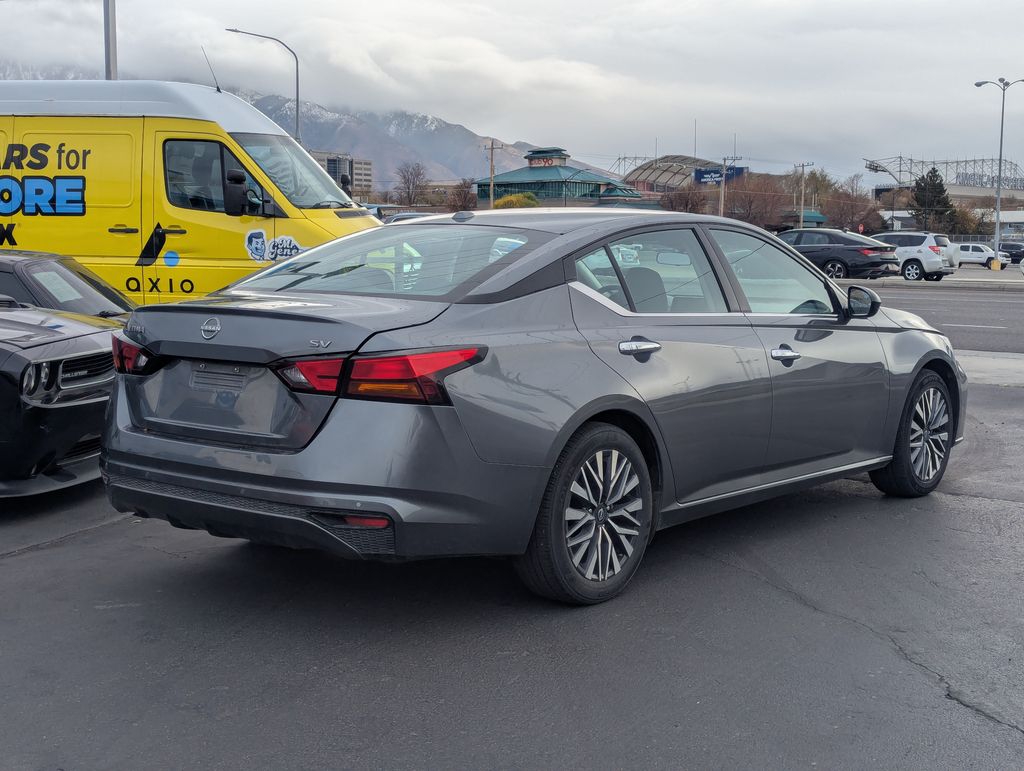 2024 Nissan Altima 2.5 SV photo 4