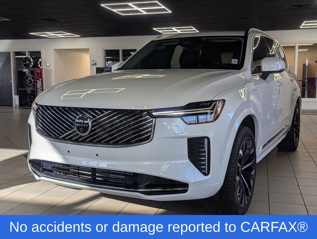 2025 Volvo XC90 T8 photo 2