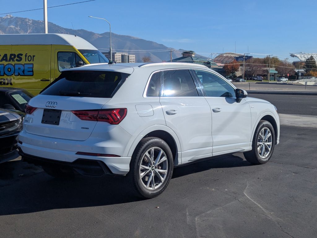 2021 Audi Q3 45 TFSI S line Premium photo 4