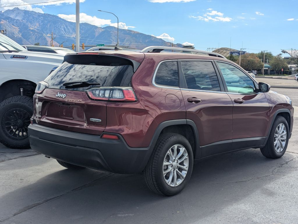 2019 Jeep Cherokee Latitude photo 2