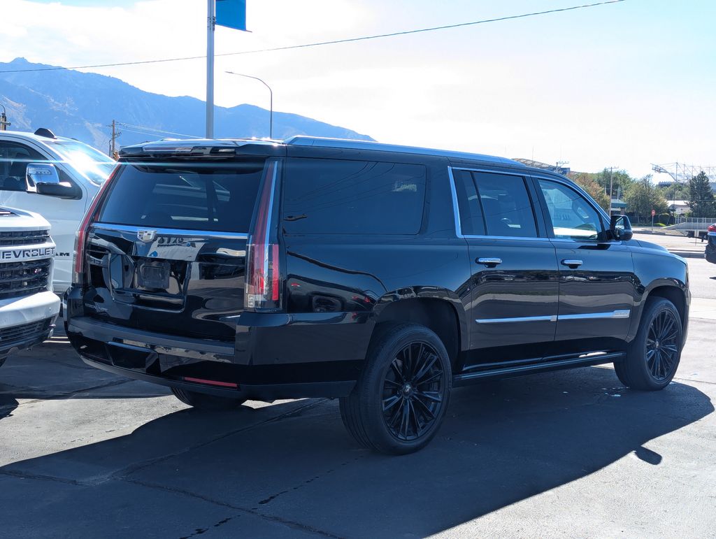 2020 Cadillac Escalade ESV Premium Luxury photo 4