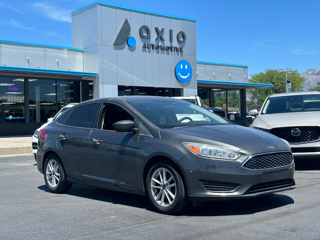 2018 Ford Focus Sedan SE's photo