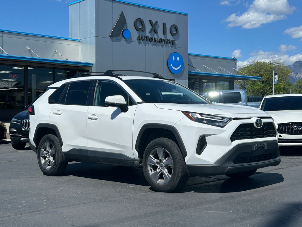 2022 Toyota RAV4 XLE AWD's photo