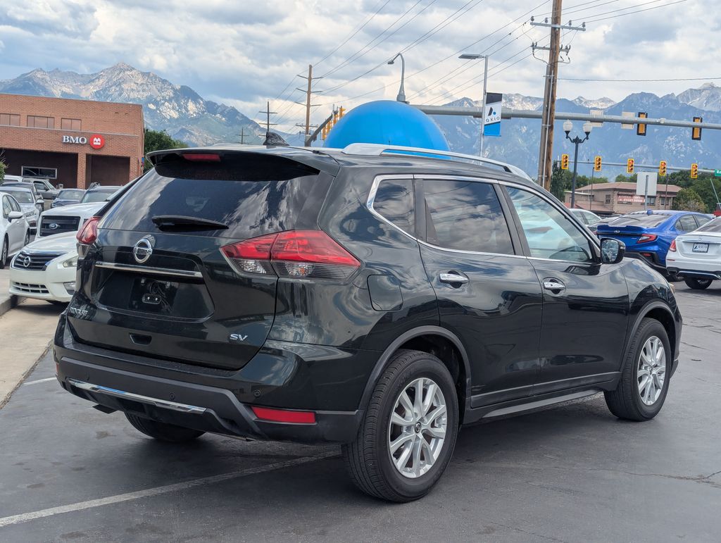 2019 Nissan Rogue SV photo 4