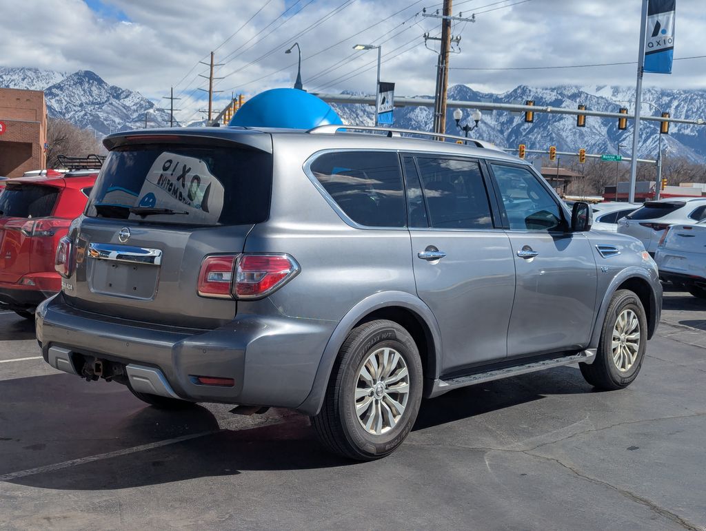 2017 Nissan Armada SV photo 4