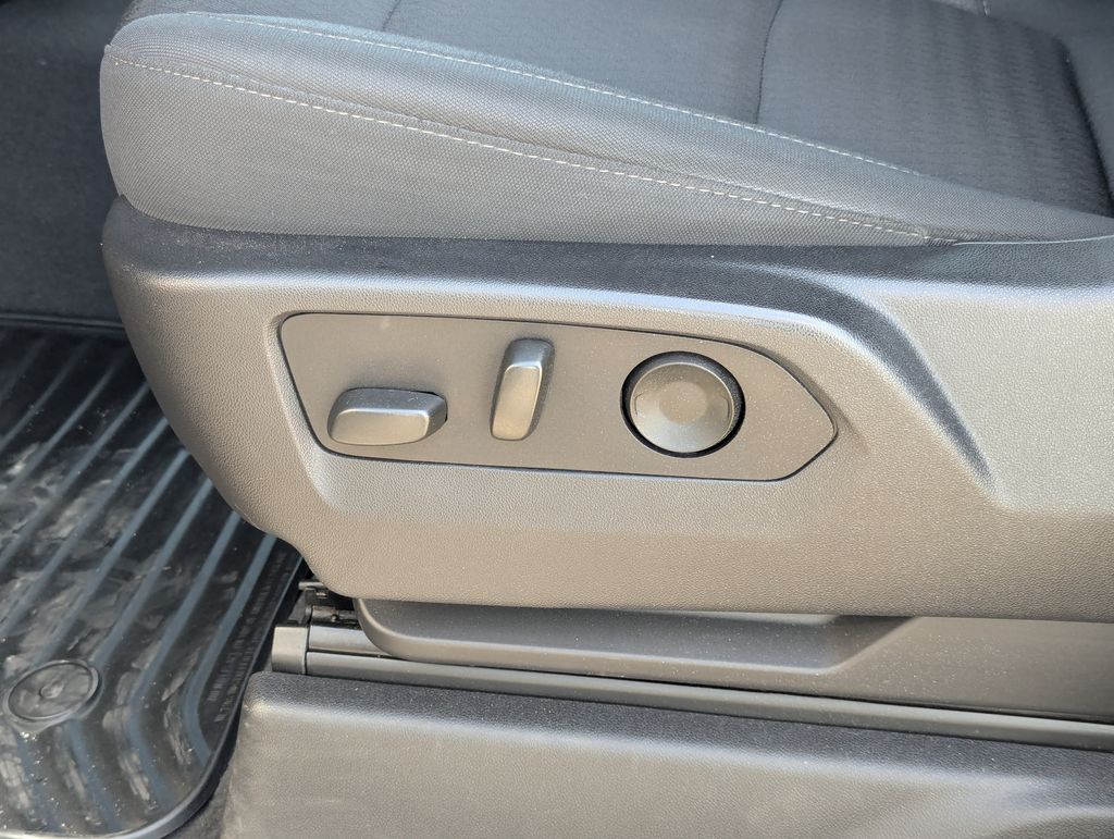 2022 Chevrolet Silverado 1500 Custom - Photo 24