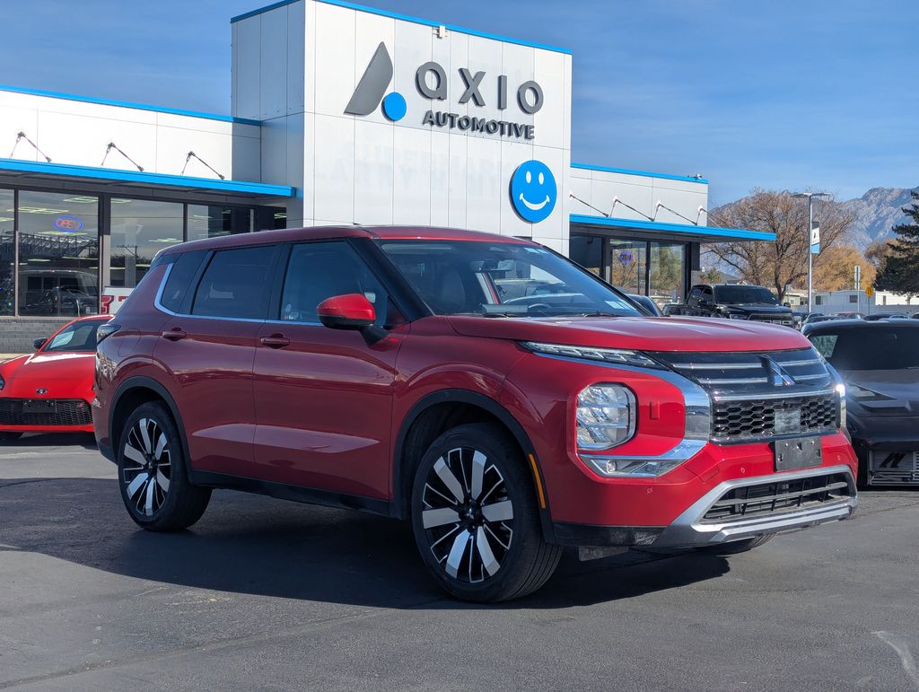 2025 Mitsubishi Outlander SE's photo