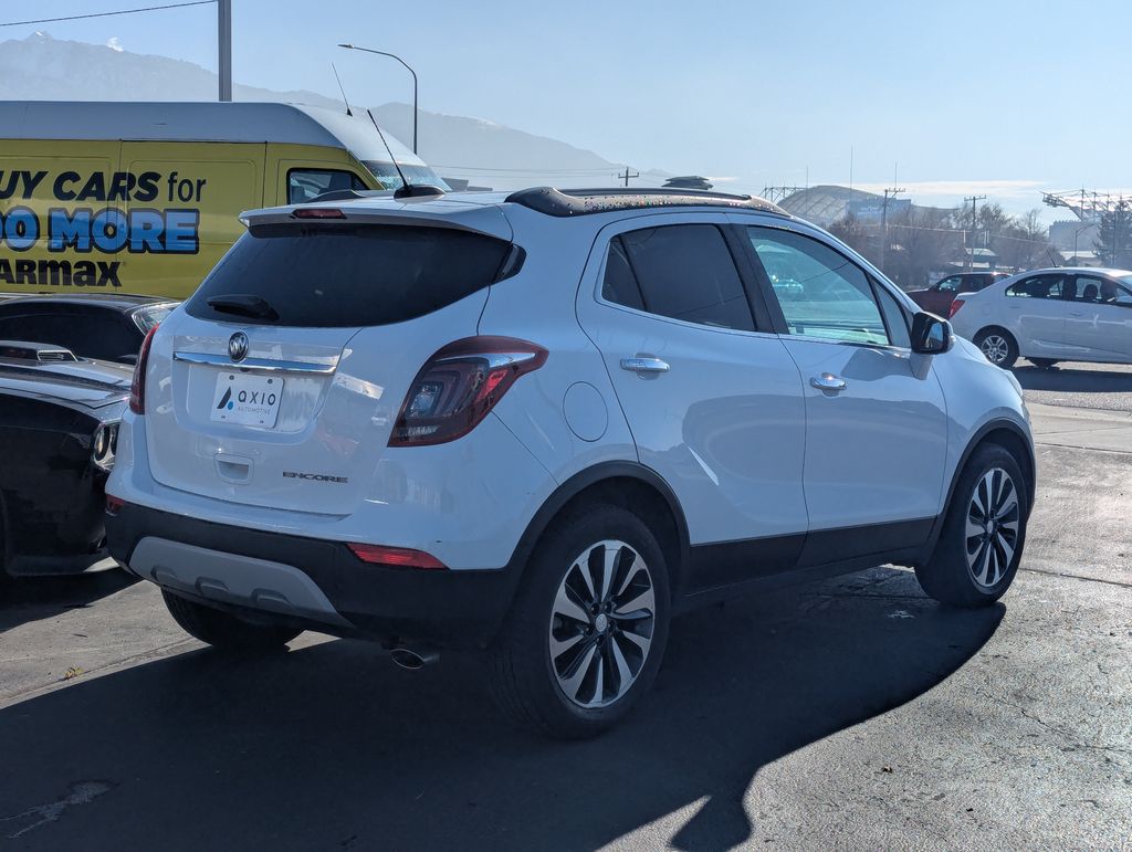 2020 Buick Encore Essence photo 2