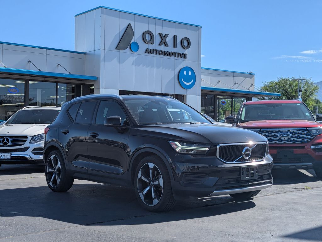 2019 Volvo XC40 T5 Momentum AWD's photo