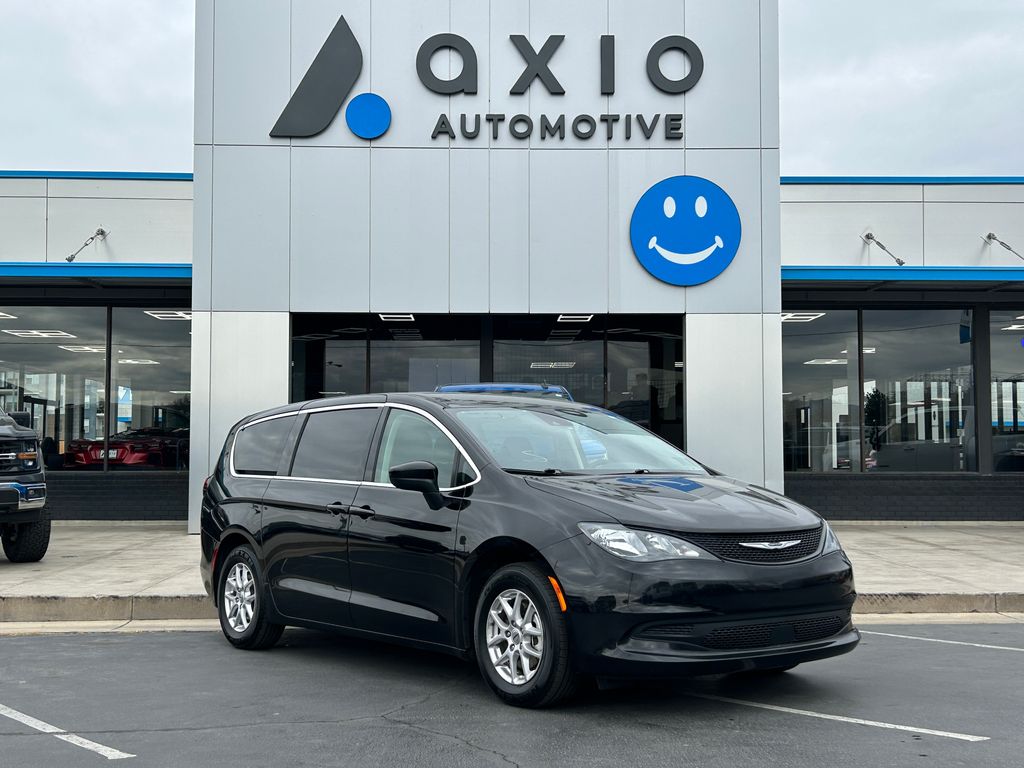 2024 Chrysler Voyager LX's photo