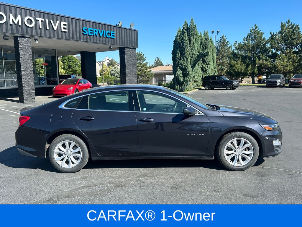 2023 Chevrolet Malibu 1LT photo 2