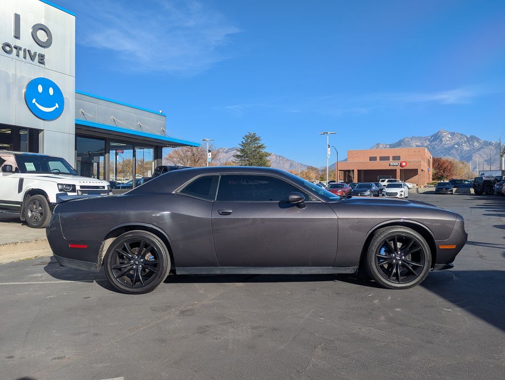 2018 Dodge Challenger R/T photo 2