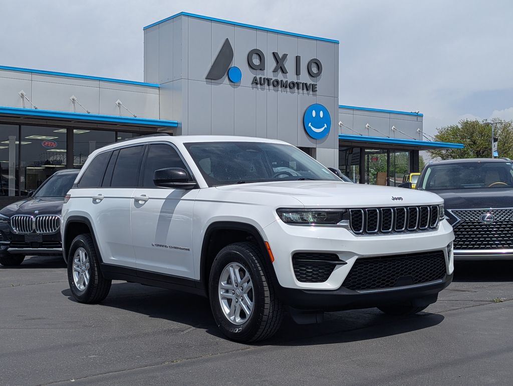 2023 Jeep Grand Cherokee Laredo's photo