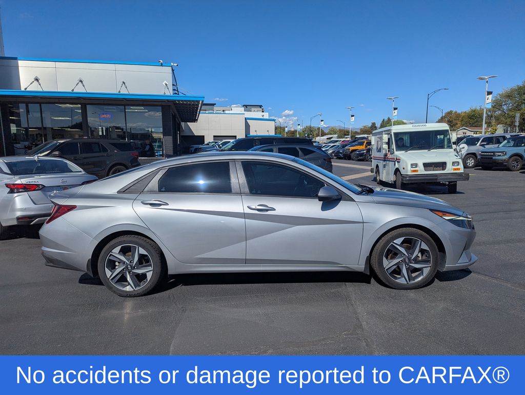 2023 Hyundai Elantra SEL Convenience photo 2
