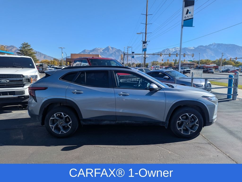 Used 2025 Chevrolet Trax LT SUV