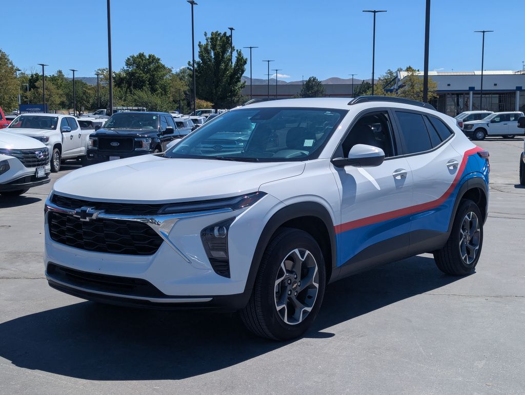 2024 Chevrolet Trax LT - Photo 11