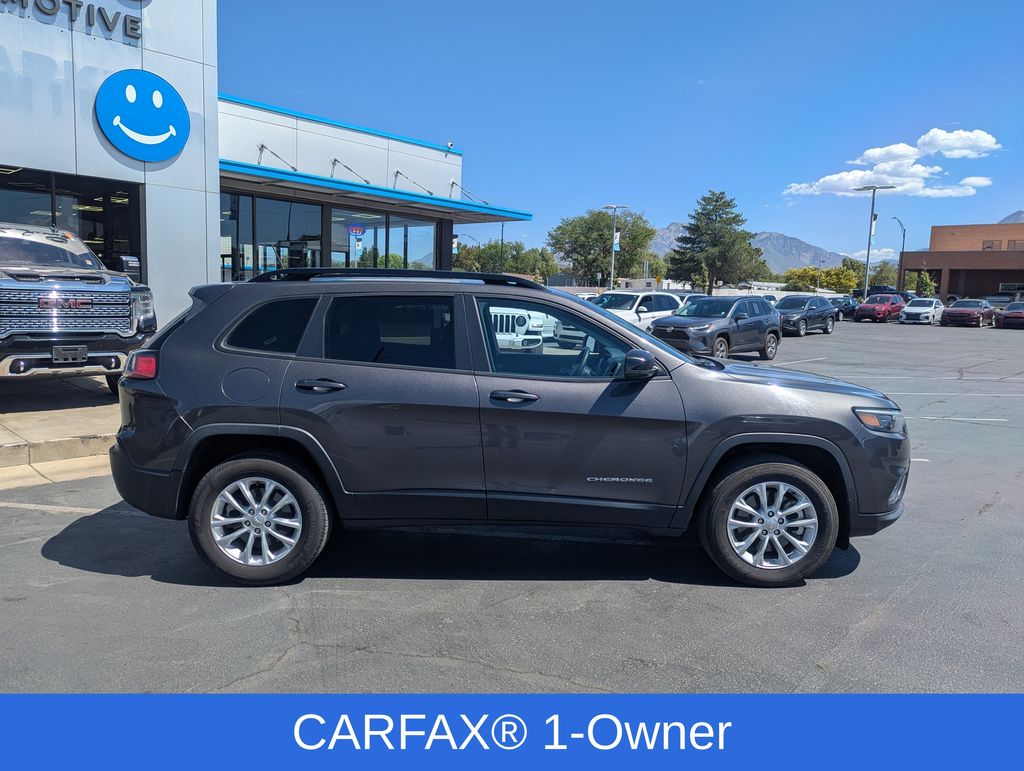 2022 Jeep Cherokee Latitude Lux photo 2