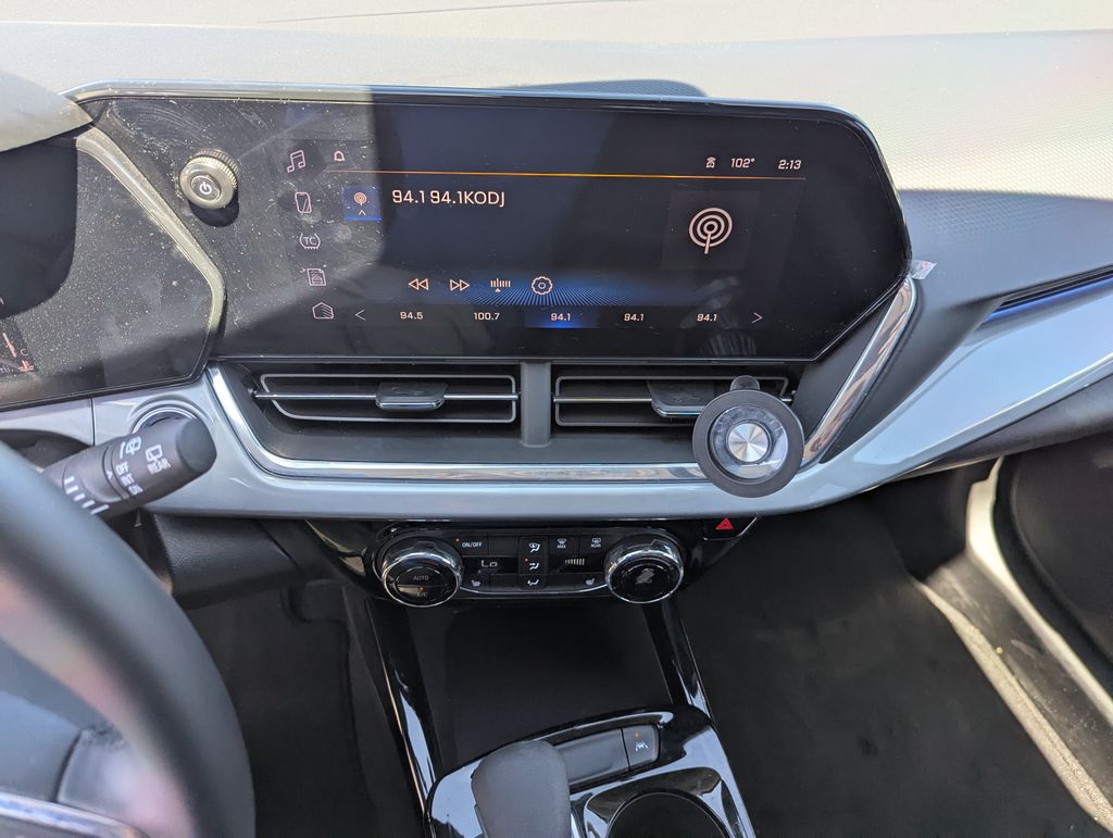 2024 Chevrolet Trax LT - Photo 17