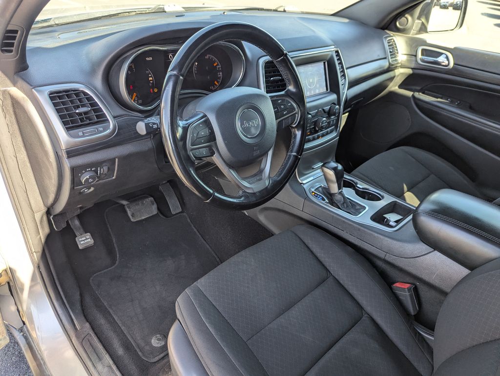 2020 Jeep Grand Cherokee Laredo - Photo 24