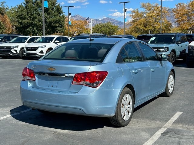 2012 Chevrolet Cruze LS photo 2