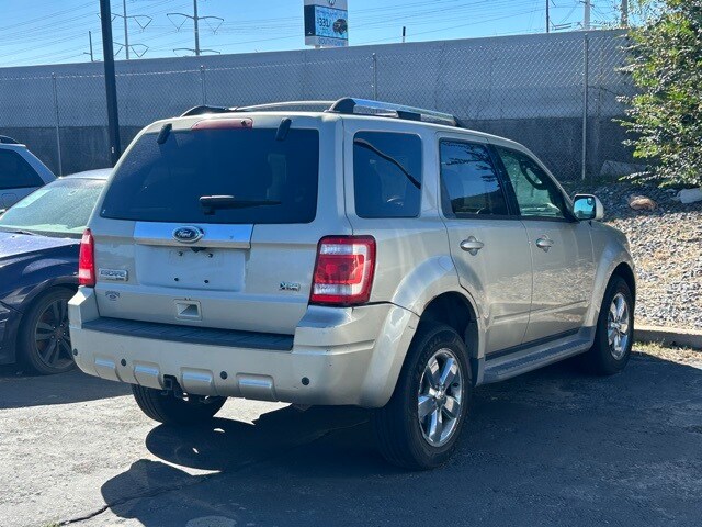 2010 Ford Escape Limited photo 3