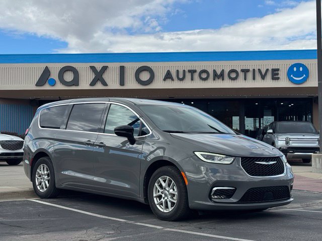 2025 Chrysler Pacifica Select Van Passenger Van