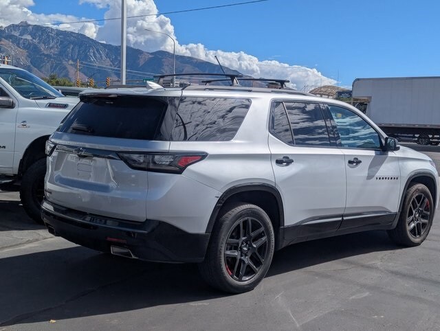 2020 Chevrolet Traverse Premier photo 2
