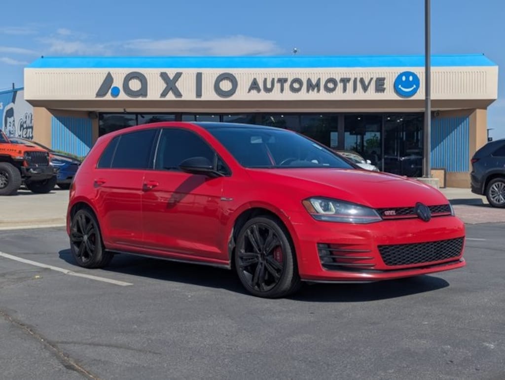 Used 2016 Volkswagen Golf GTI SE w/Performance Package 4-Door Hatchback