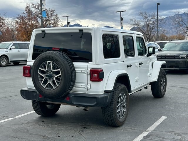 2024 Jeep Wrangler Sahara photo 3