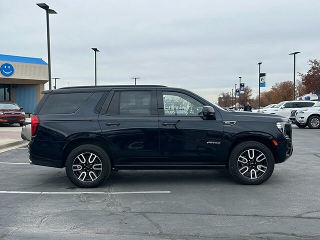 2023 Gmc Yukon AT4 photo 2