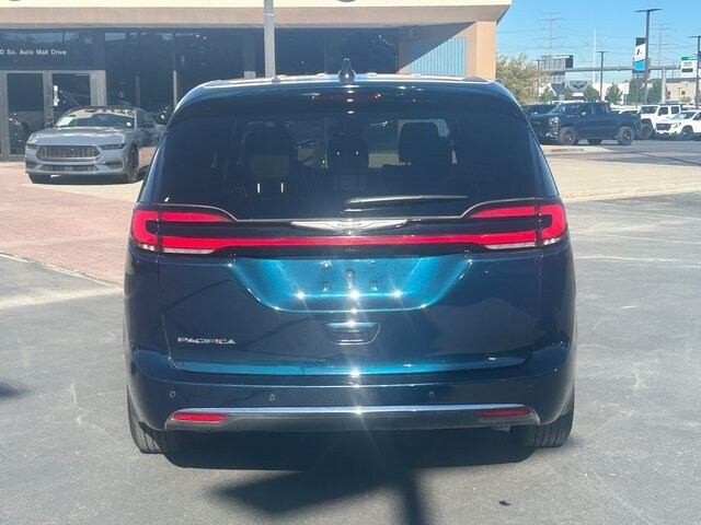 2025 Chrysler Pacifica photo 4