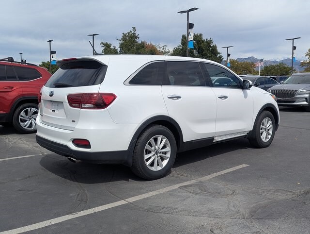 2019 Kia Sorento LX photo 2