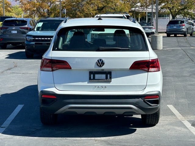 2022 Volkswagen Taos S photo 3