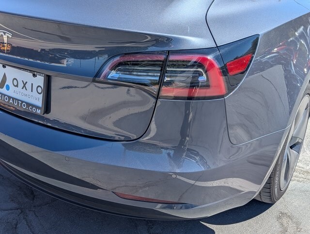 2020 Tesla Model 3 Standard Range Plus photo 2