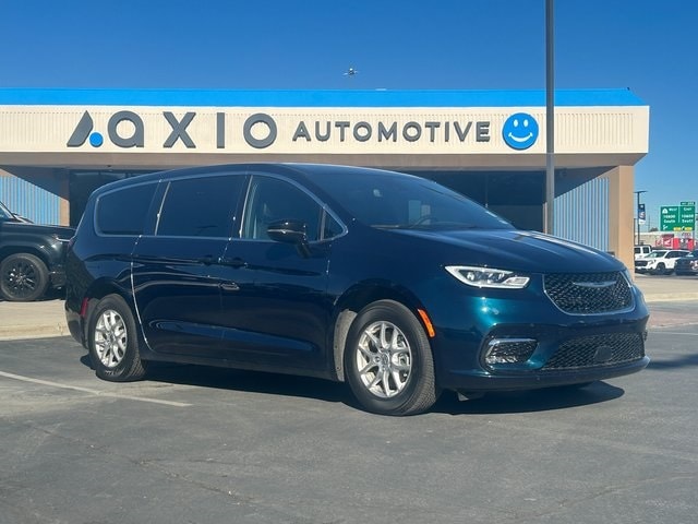 2025 Chrysler Pacifica Van Passenger Van 